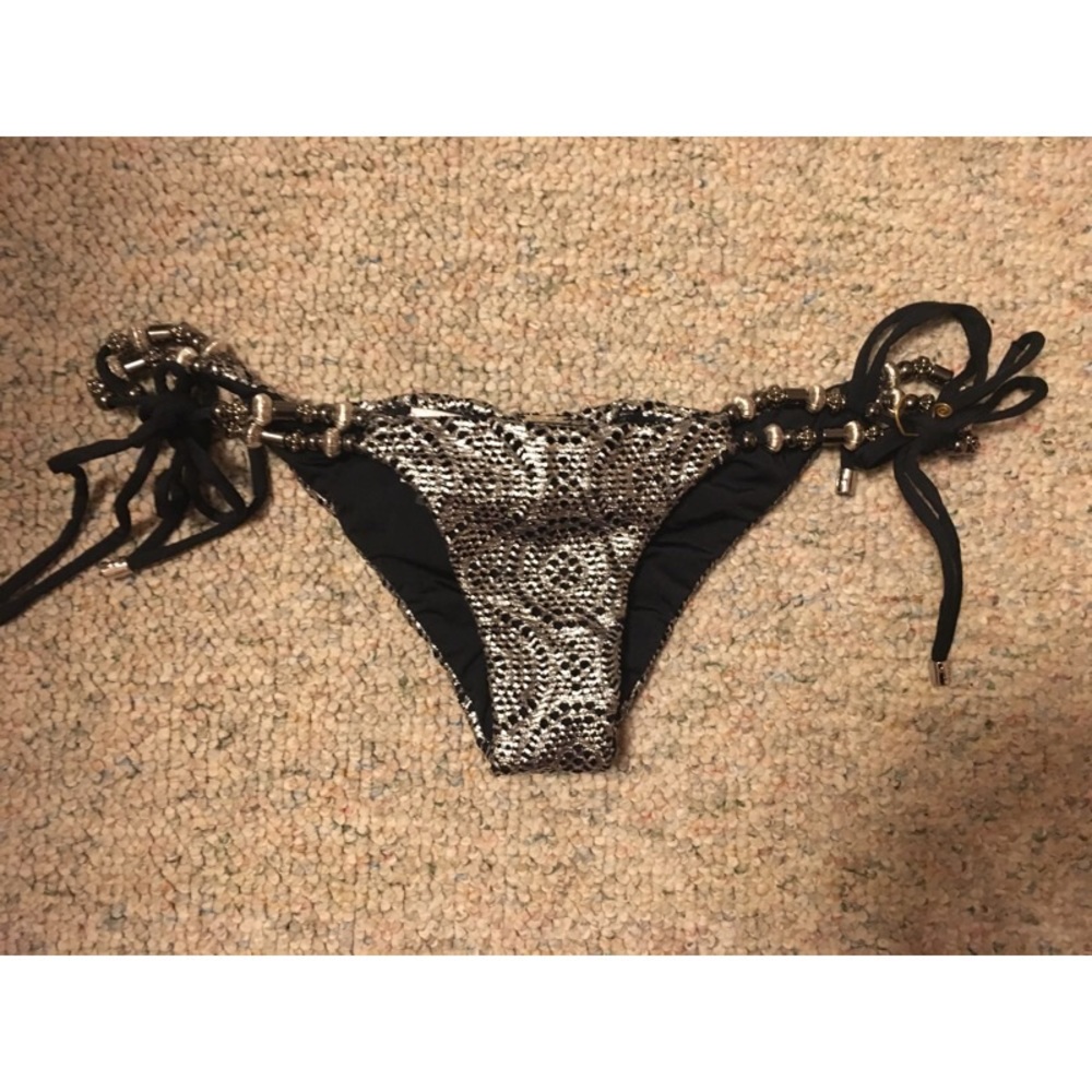Brand NEW Beach Bunny Tie Side Skimpy Bottom